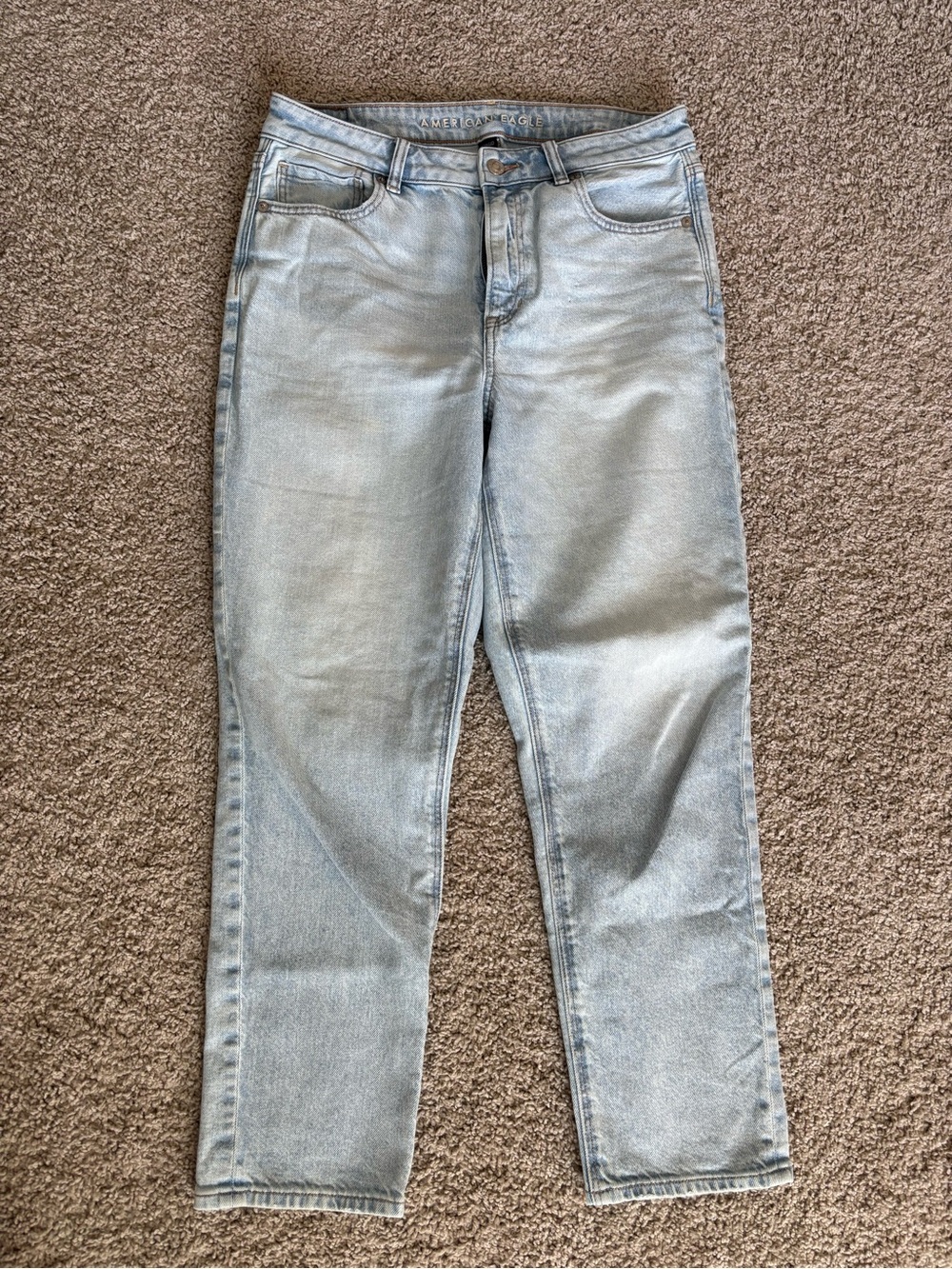 American Eagle Outfitters Light Blue High-Rise Mom Jean